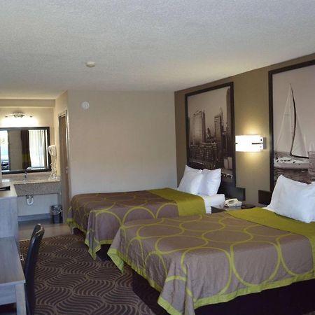 Super 8 By Wyndham Huntersville/Charlotte Area Exterior foto