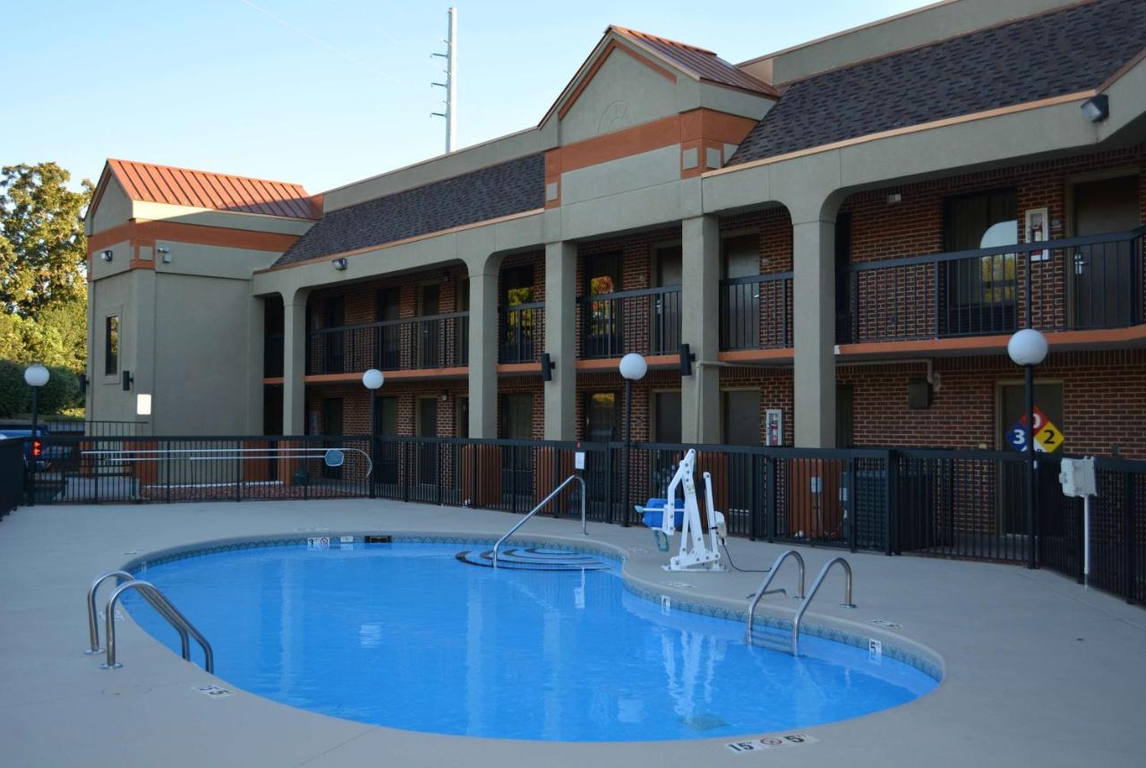 Super 8 By Wyndham Huntersville/Charlotte Area Exterior foto
